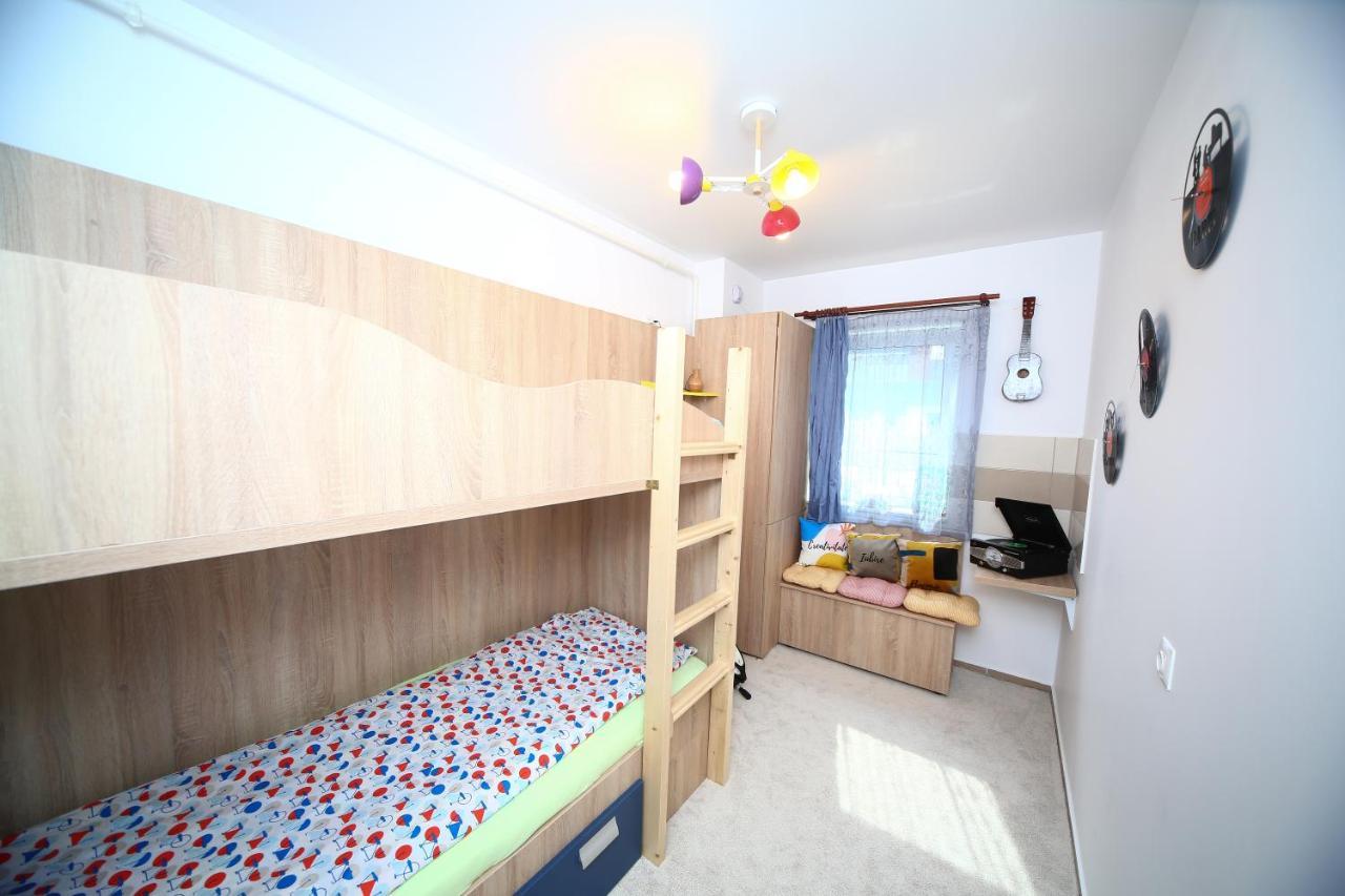B&M Apartment Брашов Екстер'єр фото