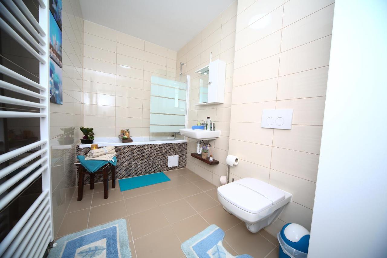 B&M Apartment Брашов Екстер'єр фото
